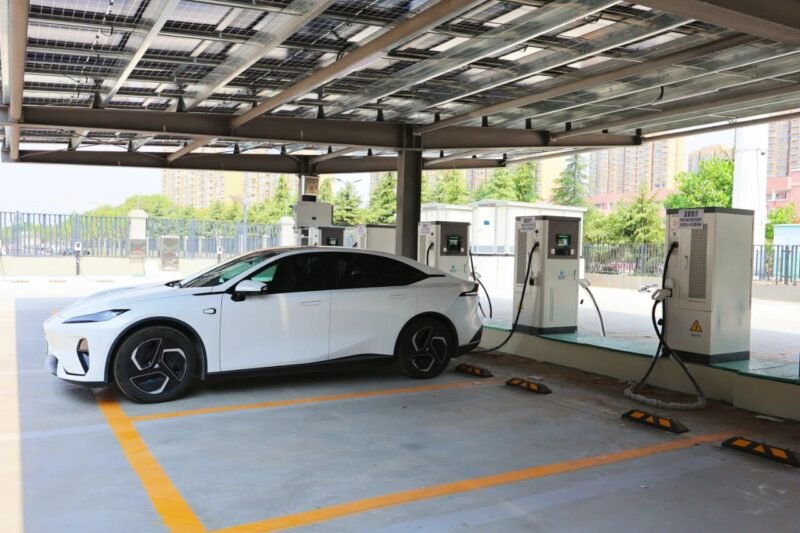 Charge-Cube DC fast charging station site